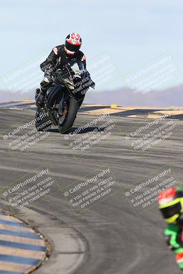 media/Nov-16-2025-Race Pace (Sun) [[8c5fa54630]]/Verified Riders/1-Turns 9 and 10 (925am)/